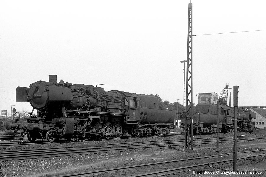 http://www.bundesbahnzeit.de/dso/50_Wannentender/b03-50_662.jpg