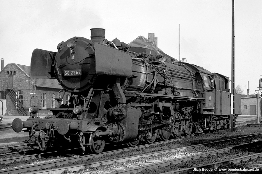 http://www.bundesbahnzeit.de/dso/50_Wannentender/b07a-50_2367.jpg