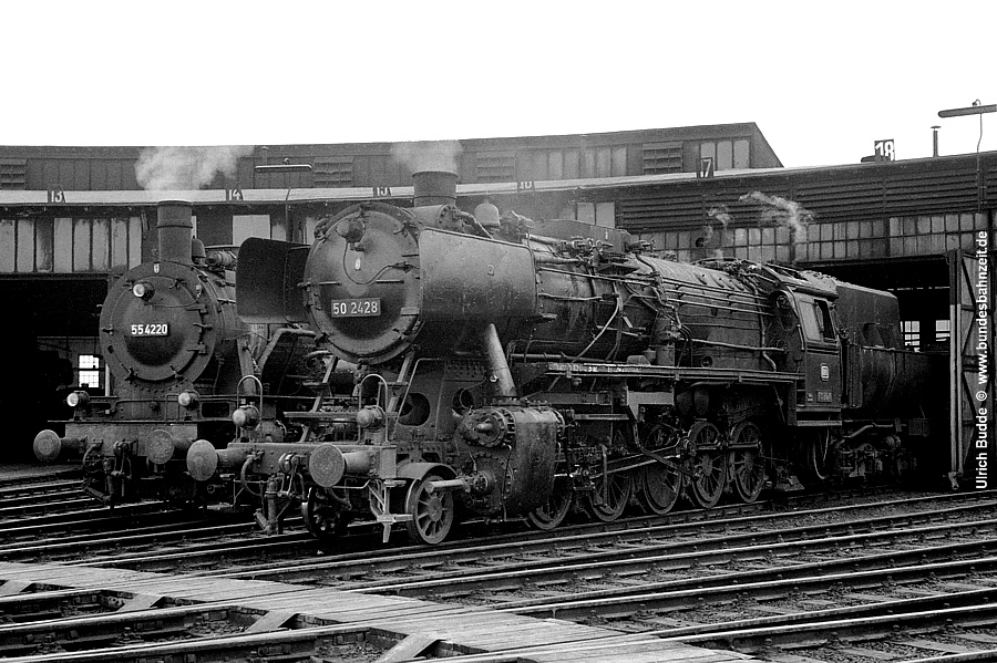 http://www.bundesbahnzeit.de/dso/50_Wannentender/b08-50_2428.jpg