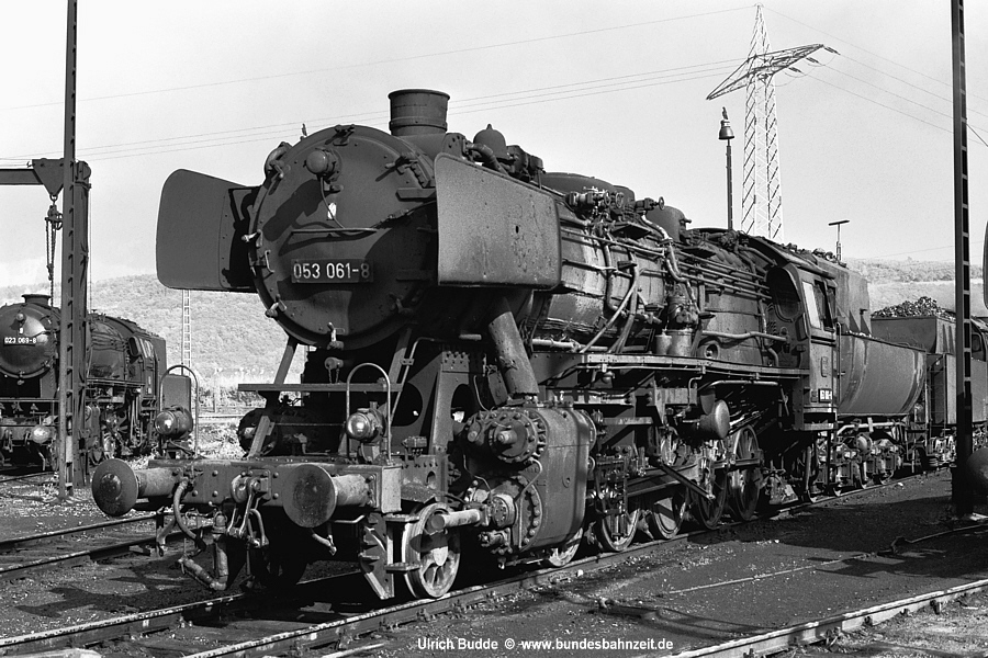 http://www.bundesbahnzeit.de/dso/50_Wannentender/b15-053_061.jpg