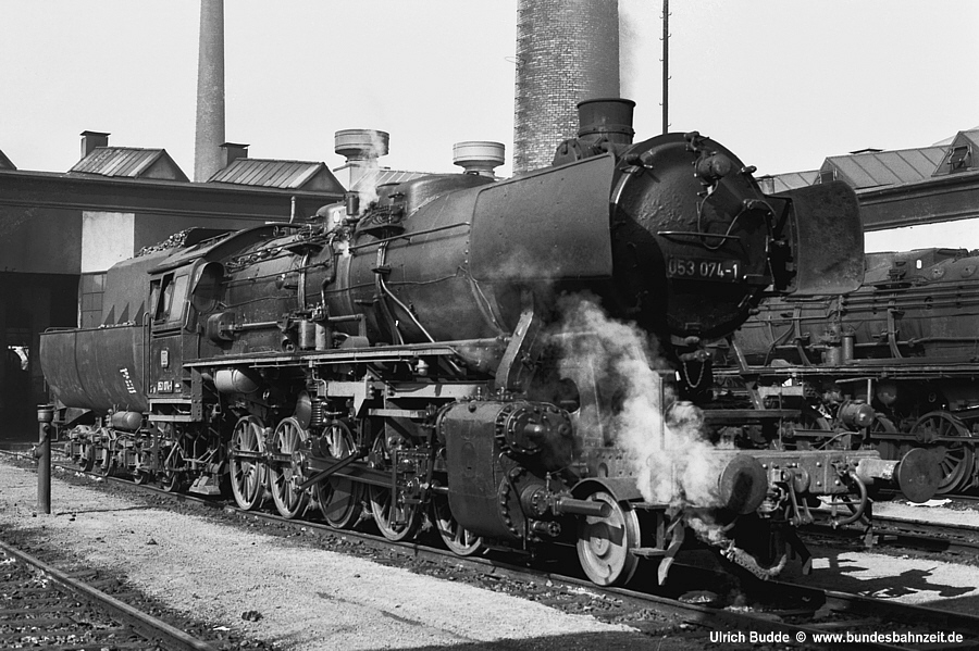 http://www.bundesbahnzeit.de/dso/50_Wannentender/b16-053_074.jpg