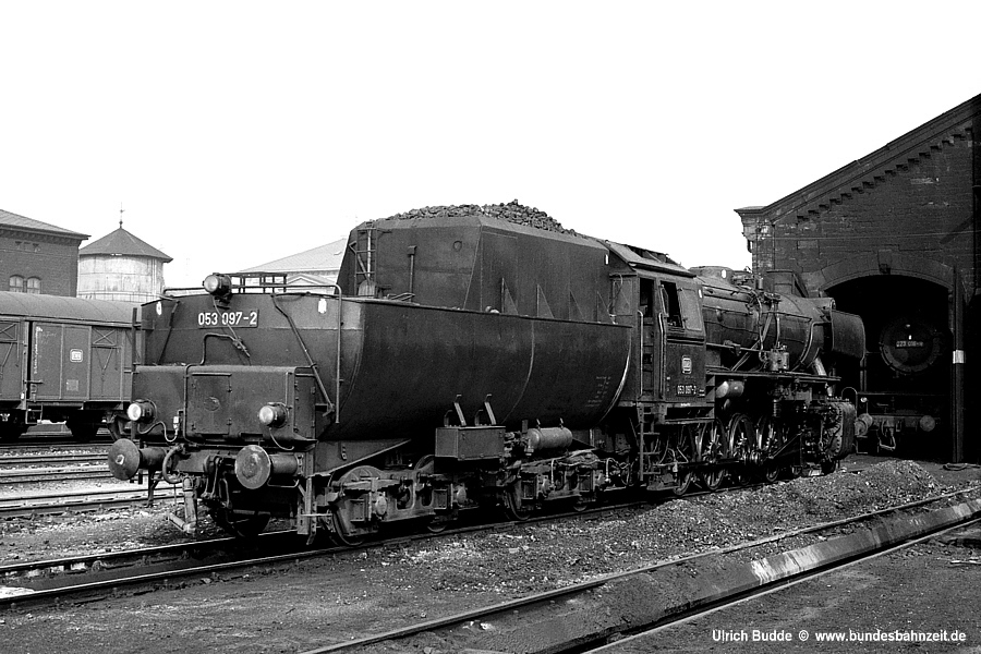 http://www.bundesbahnzeit.de/dso/50_Wannentender/b20-053_097.jpg