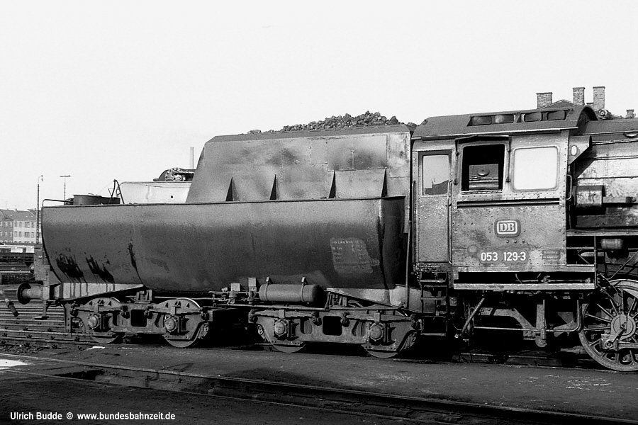 http://www.bundesbahnzeit.de/dso/50_Wannentender/b23-053_129.jpg