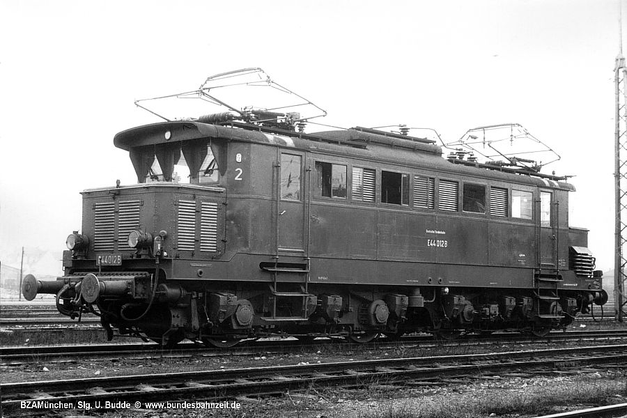 Die Bundesbahnzeit - E44B und E44G - 2 Bilder