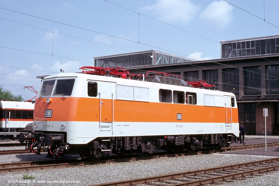 http://www.bundesbahnzeit.de/dso/Stromabnehmer_111/b09-111_111.jpg