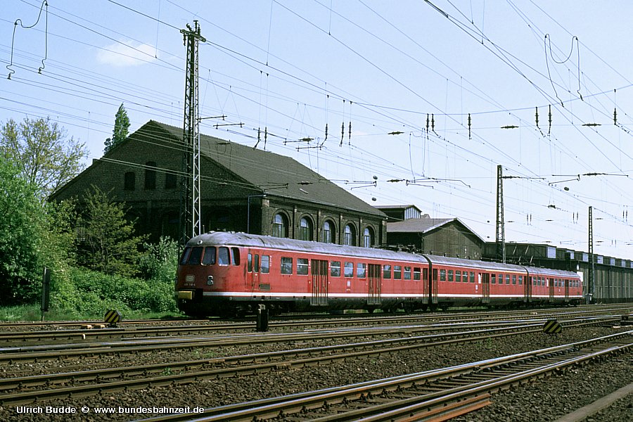 http://www.bundesbahnzeit.de/galerien/ET30%20-%20der%20Ruhrgebietssprinter/jpg-Bilder/b05-430%20116.jpg