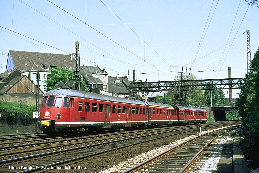 http://www.bundesbahnzeit.de/galerien/ET30%20-%20der%20Ruhrgebietssprinter/jpg-Bilder/b10-430%20416.jpg