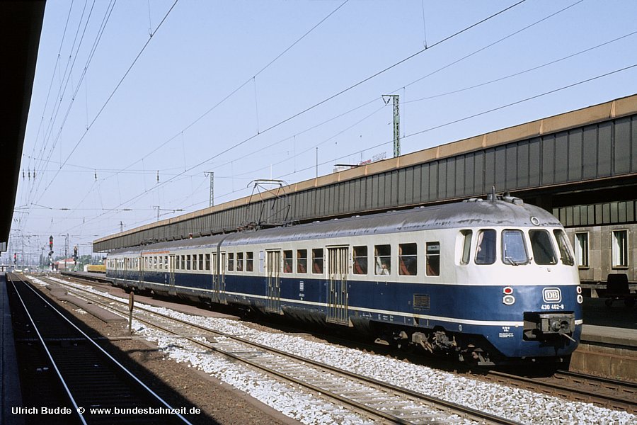 http://www.bundesbahnzeit.de/galerien/ET30%20-%20der%20Ruhrgebietssprinter/jpg-Bilder/b34-430%20402.jpg