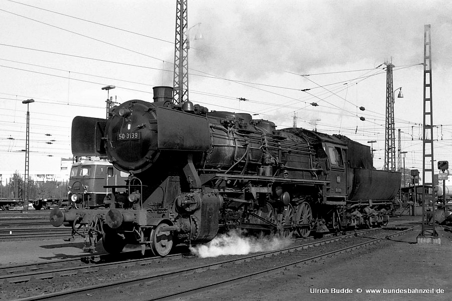 https://www.bundesbahnzeit.de/dso/50_Wannentender/b25-50_3139.jpg